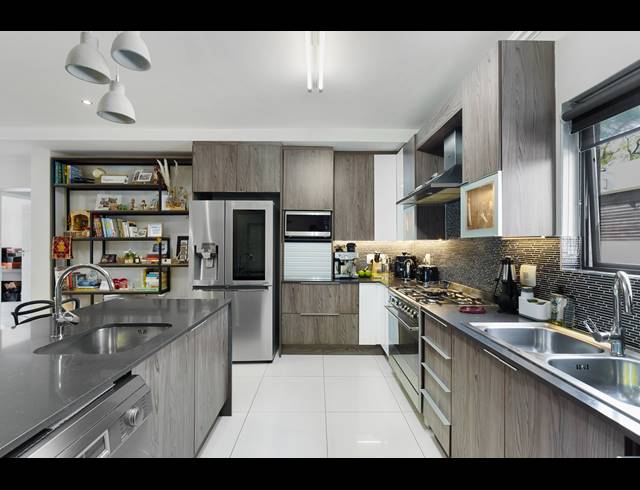 3 BEDROOM TOWNHOUSE FOR SALE IN BRYANSTON